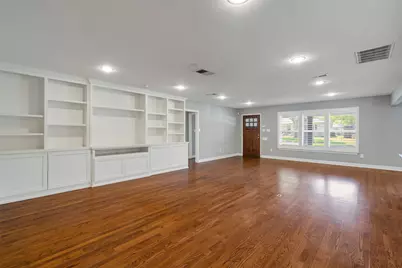 4628 Surf Drive, Dallas, TX 75214 - Photo 5
