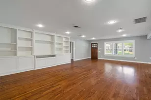 4628 Surf Dr, Dallas, TX 75214 - Photo 5