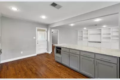 4628 Surf Drive, Dallas, TX 75214 - Photo 13