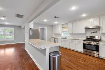 4628 Surf Drive, Dallas, TX 75214 - Photo 9