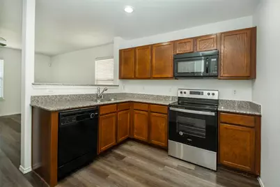 320 Chalkstone Drive, Fort Worth, TX 76131 - Photo 7