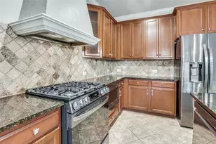 928 Brook Forest Ln, Euless, TX 76039 - Photo 9