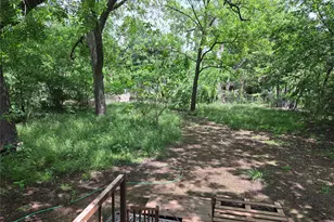1806 N Culberson St, Gainesville, TX 76240 - Photo 15