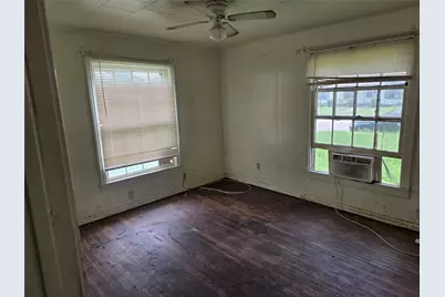 1806 N Culberson Street, Gainesville, TX 76240 - Photo 11