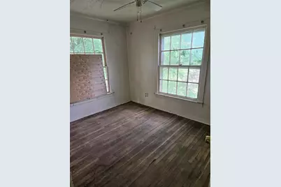 1806 N Culberson Street, Gainesville, TX 76240 - Photo 3