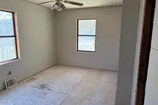 1027 E Lamar St, Sherman, TX 75090 - Photo 9