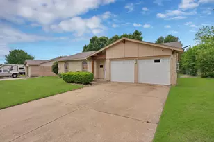 521 Ann Lois Ln, Burleson, TX 76028 - Photo 3