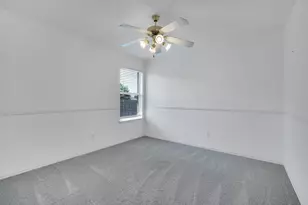 1040 Vinewood Ave, Burleson, TX 76028 - Photo 17