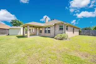 1040 Vinewood Ave, Burleson, TX 76028 - Photo 3