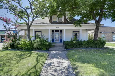 609 Ferris Avenue, Waxahachie, TX 75165 - Photo 1