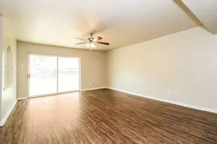 2918 Rayswood Dr, Carrollton, TX 75007 - Photo 3