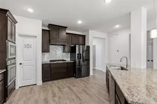 9121 Desert Flora Dr, Fort Worth, TX 76131 - Photo 9