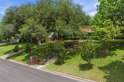 1209 Southwood Drive, Woodway, TX 76712 - Photo 3