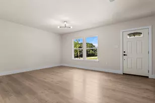 4612 Shackleford St, Fort Worth, TX 76119 - Photo 9