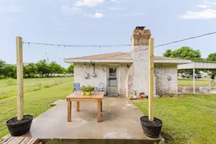902 Fannin St, Nocona, TX 76255 - Photo 3