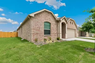 952 Dustwood Drive, Fort Worth, TX 76052 - Photo 3