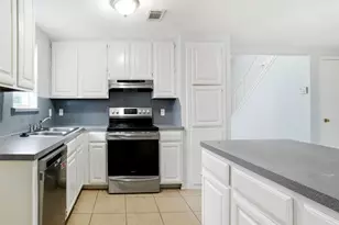 6715 Cherrytree Dr, Arlington, TX 76001 - Photo 7