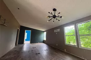 134 Canyon Valley Ln, Weatherford, TX 76085 - Photo 5
