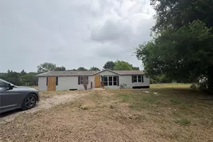 134 Canyon Valley Ln, Weatherford, TX 76085 - Photo 1