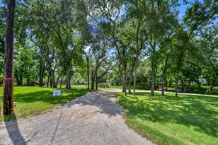 5402 Clear View Dr, Granbury, TX 76048 - Photo 3