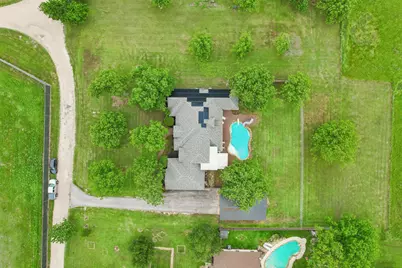 1252 Orchard Lane, Ennis, TX 75119 - Photo 37
