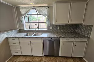 601 Harvest Hill St, Lewisville, TX 75067 - Photo 9