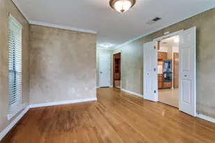 2818 N Creekwood Dr, Grapevine, TX 76051 - Photo 11