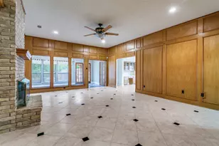 2818 N Creekwood Dr, Grapevine, TX 76051 - Photo 5