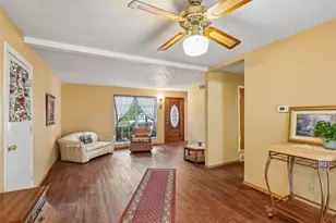 1810 Ridgewood St, Irving, TX 75062 - Photo 3