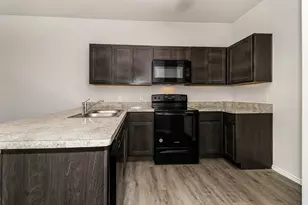 5532 Shore Point Trl, Fort Worth, TX 76119 - Photo 5