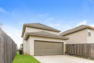5532 Shore Point Trl, Fort Worth, TX 76119 - Photo 3