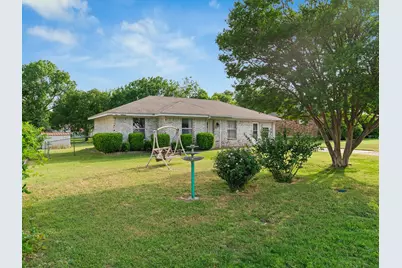 209 W Huffman Street, Krum, TX 76249 - Photo 3