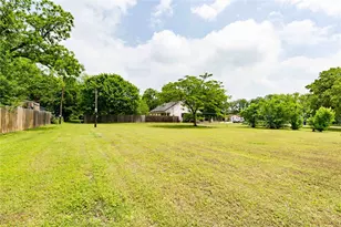 306 Owens St, Bridgeport, TX 76426 - Photo 7