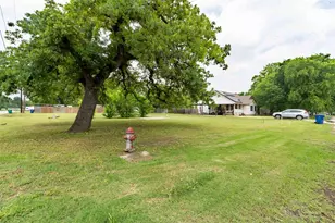 306 Owens St, Bridgeport, TX 76426 - Photo 5
