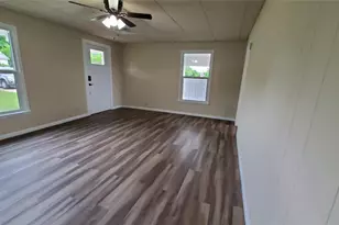 1237 S Waco St, Van Alstyne, TX 75495 - Photo 11