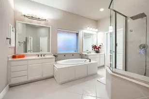2246 Longview Rd, Irving, TX 75063 - Photo 21