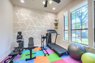 2246 Longview Rd, Irving, TX 75063 - Photo 7