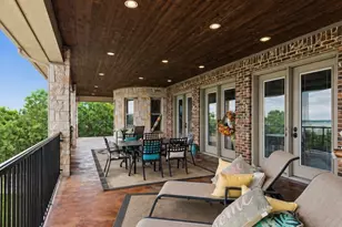 826 Cimmarron Bay Dr, Runaway Bay, TX 76426 - Photo 9