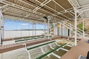 826 Cimmarron Bay Dr, Runaway Bay, TX 76426 - Photo 19