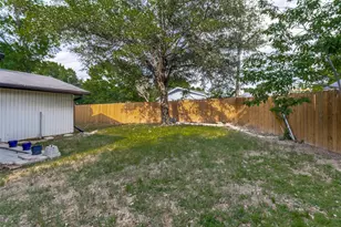 9038 Flicker Ln, Dallas, TX 75238 - Photo 23