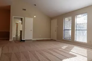 1307 Boardwalk St, Arlington, TX 76011 - Photo 5