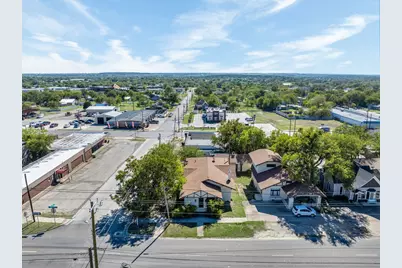 916 E Hubbard Street, Mineral Wells, TX 76067 - Photo 3