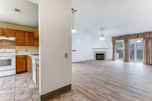 4617 Feathercrest Dr, Fort Worth, TX 76137 - Photo 9