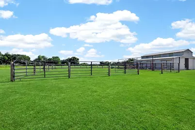 1035 Highland Road, Cleburne, TX 76033 - Photo 29