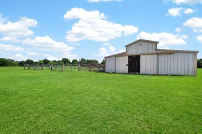 1035 Highland Road, Cleburne, TX 76033 - Photo 29