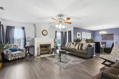 217 Sunset Oaks Drive, Fort Worth, TX 76112 - Photo 7