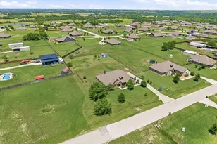 140 Heather Ln, Decatur, TX 76234 - Photo 3