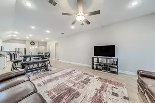 1048 Pinnacle Breeze Dr, Fort Worth, TX 76052 - Photo 5