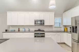 1048 Pinnacle Breeze Dr, Fort Worth, TX 76052 - Photo 11