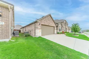 1048 Pinnacle Breeze Dr, Fort Worth, TX 76052 - Photo 29
